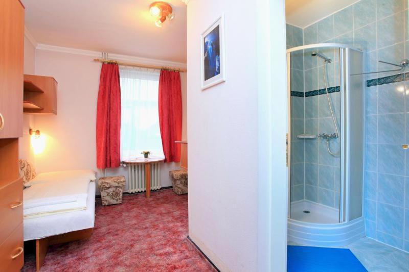 Hotel Centrál Kremnica Habitación foto